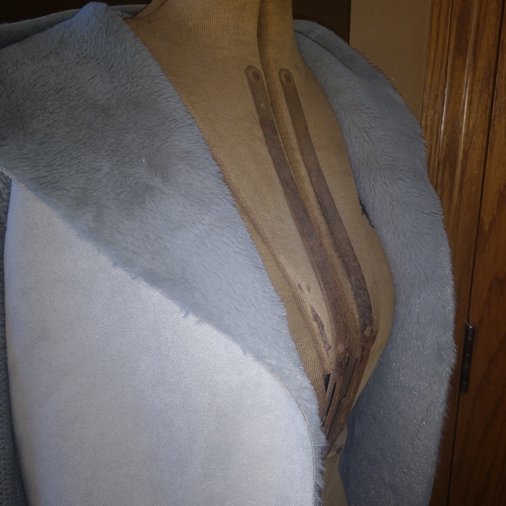 Coat - Picture 2 of 10